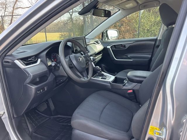 Used 2022 Toyota RAV4 LE image 14