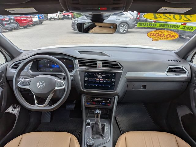 Used 2024 Volkswagen Tiguan SE AWD/4WD image 15