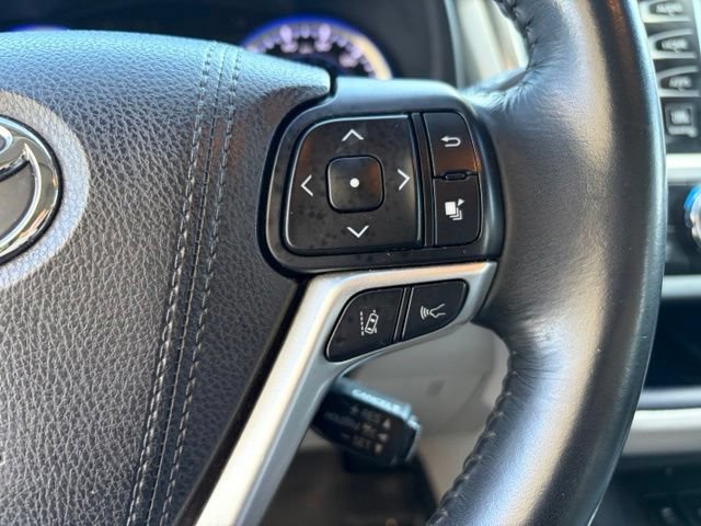 Used 2017 Toyota Highlander Limited FWD image 24