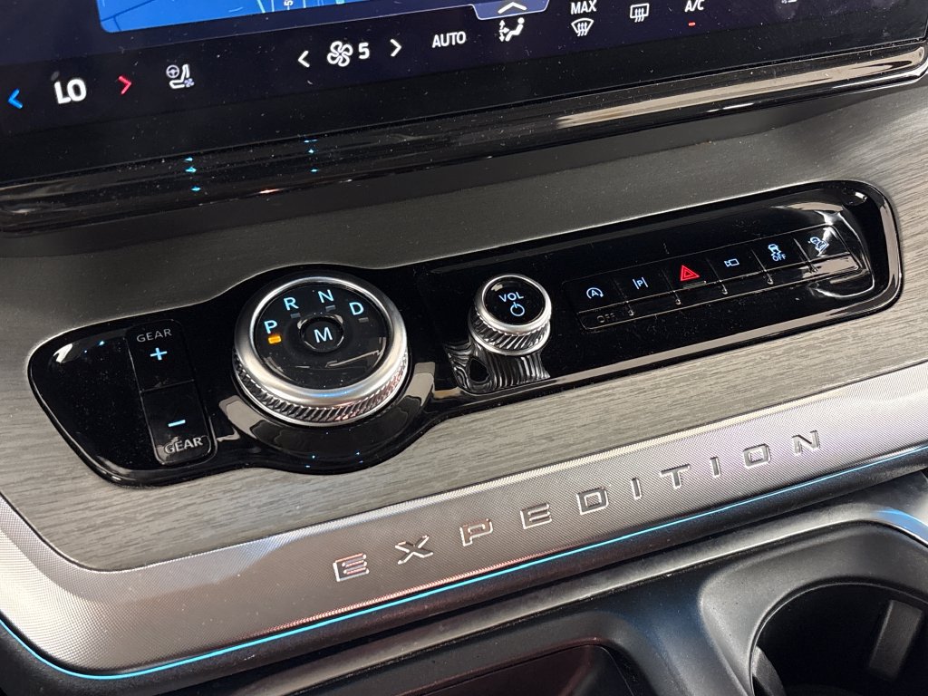 Certified 2025 Ford Expedition Platinum AWD/4WD image 29