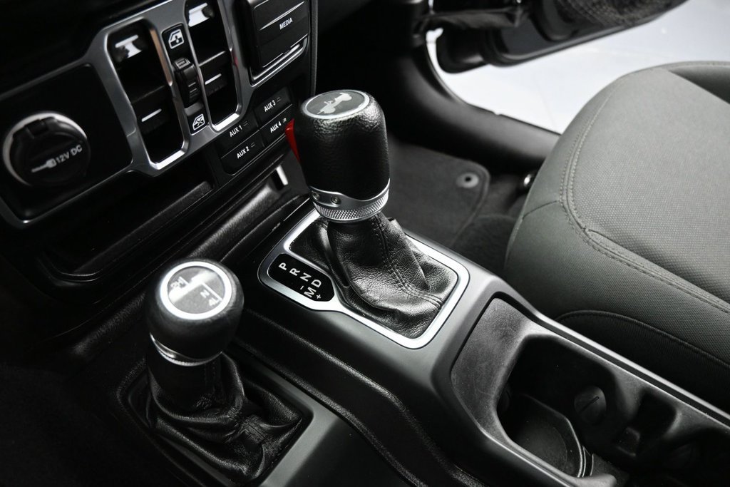 Used 2022 Jeep Wrangler Unlimited Sport AWD/4WD image 14