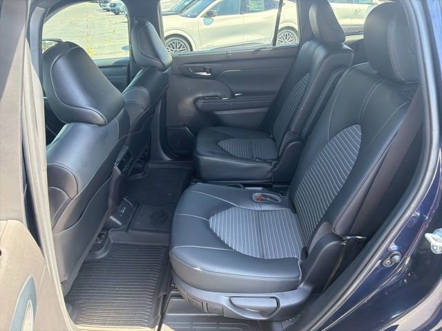 Used 2022 Toyota Highlander XSE FWD image 19