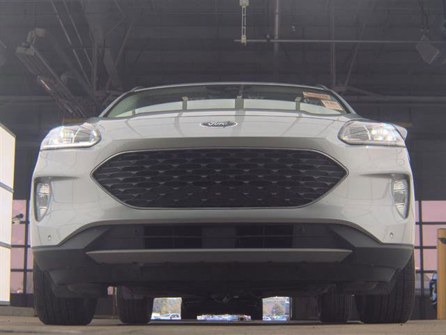 Certified 2022 Ford Escape Titanium w/ Class II Trailer Tow Package AWD/4WD image 8