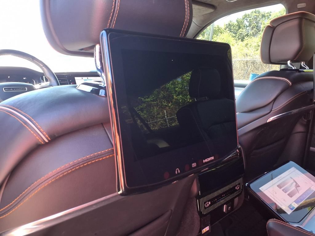 Used 2023 Jeep Grand Wagoneer L Series III w/ Rear Seat Video Group 1 AWD/4WD image 26