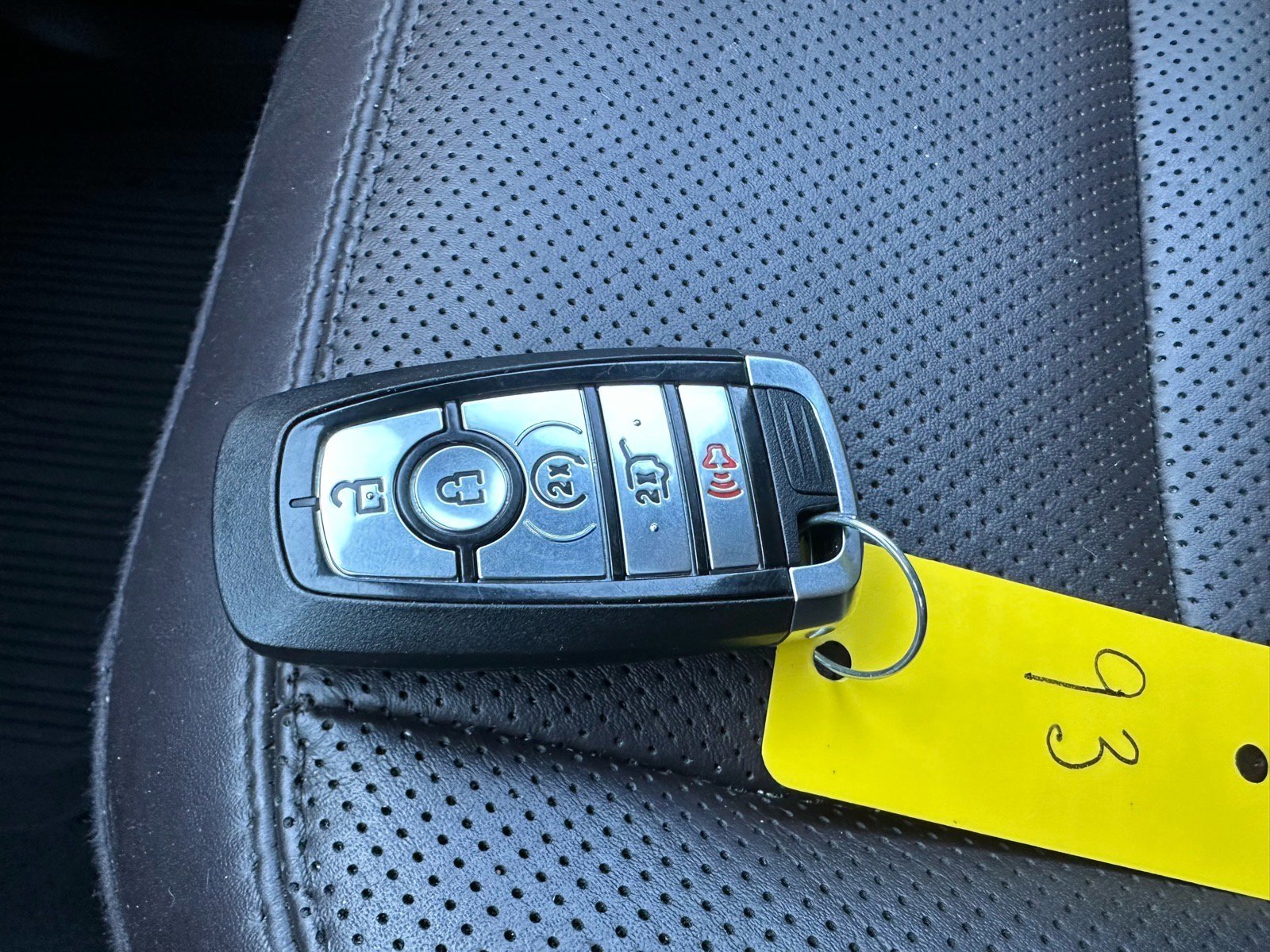 Certified 2025 Ford Explorer Platinum w/ LUX Leather Package image 39