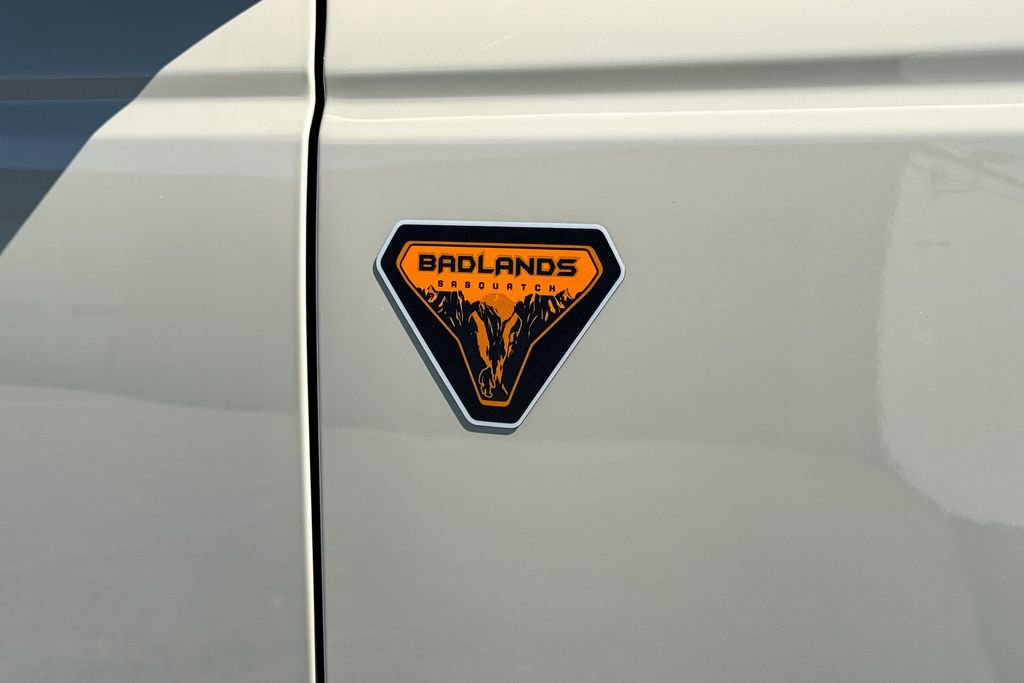 Certified 2025 Ford Bronco Badlands w/ Sasquatch Package AWD/4WD image 12