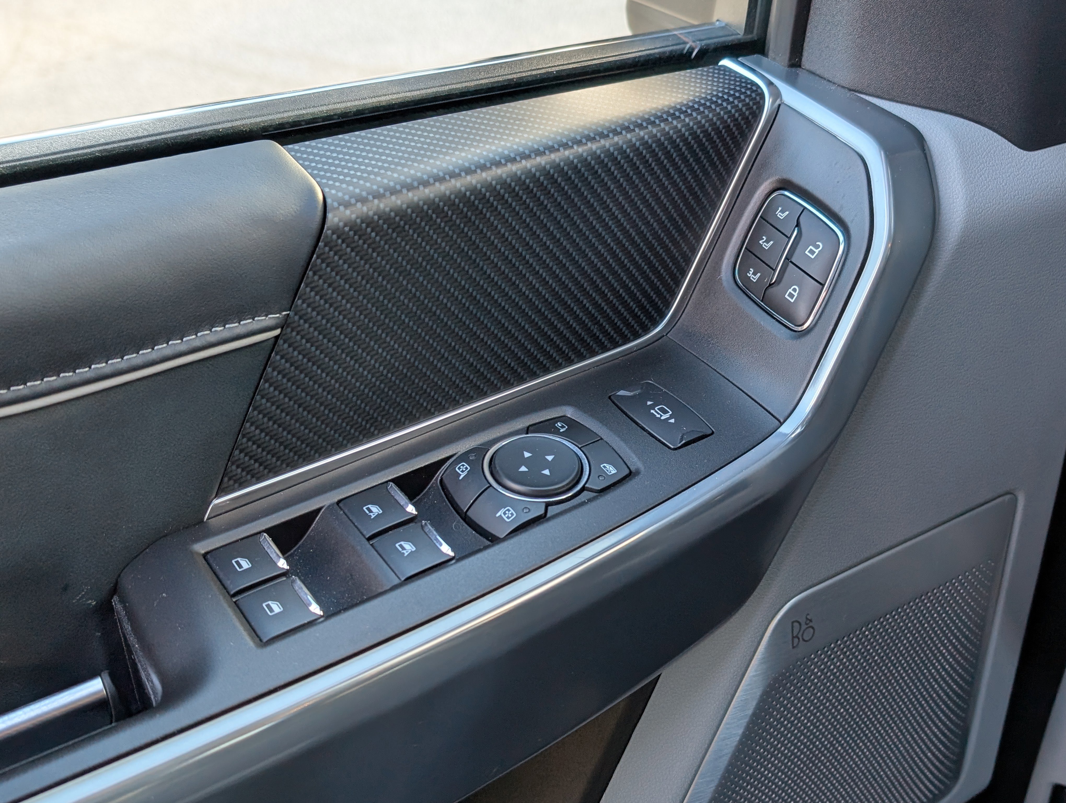 Certified 2024 Ford F250 Limited w/ FX4 Off-Road Package image 27