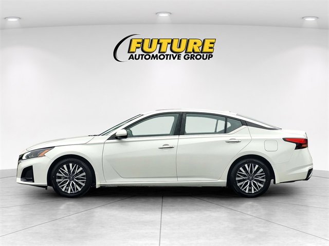 Used 2023 Nissan Altima 2.5 SV w/ SV Premium Package image 7
