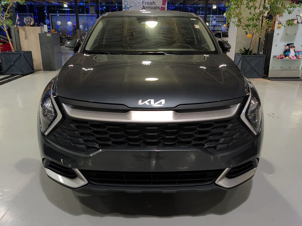 Used 2023 Kia Sportage LX AWD/4WD image 3