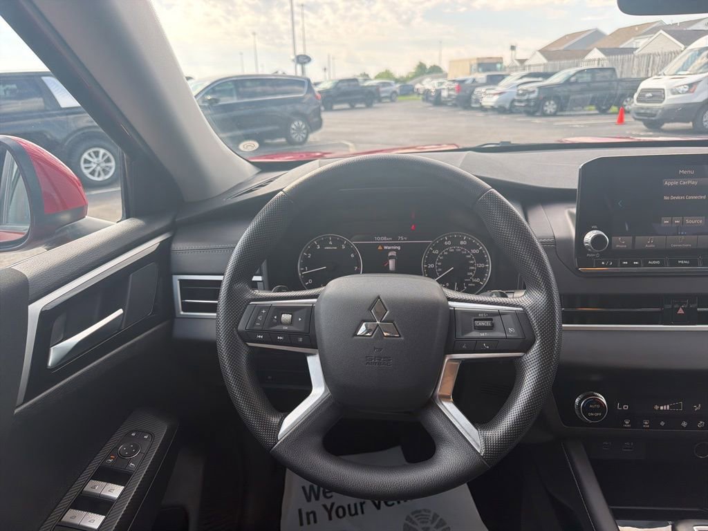 Used 2024 Mitsubishi Outlander ES AWD/4WD image 14