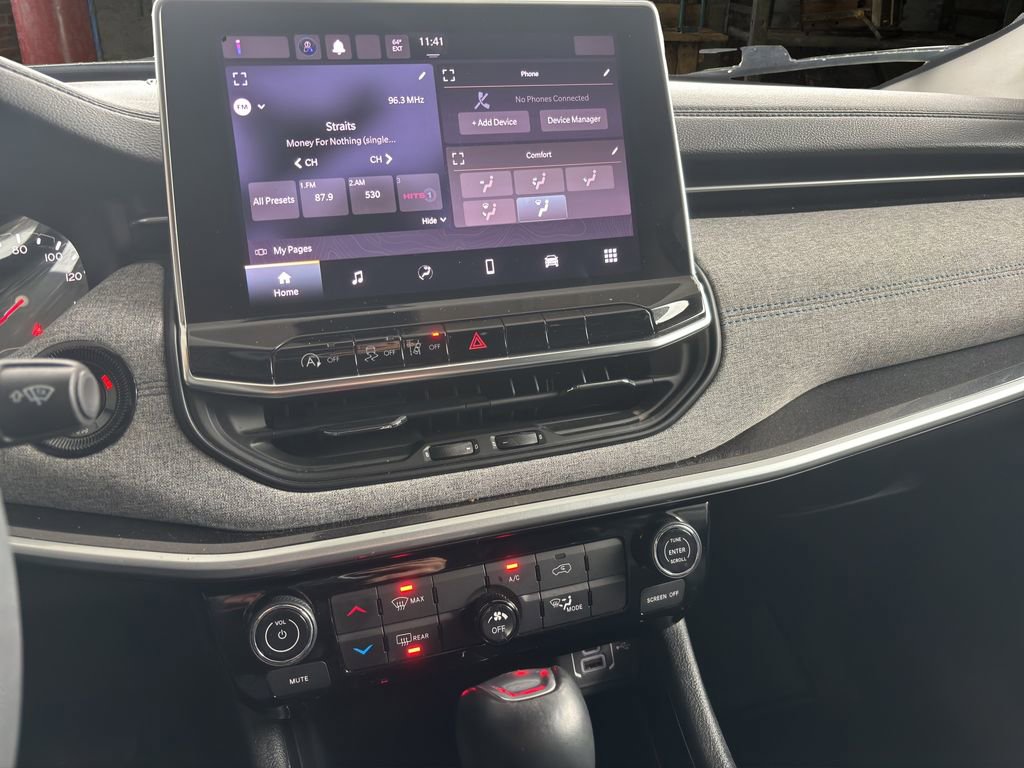 Used 2022 Jeep Compass Latitude image 24