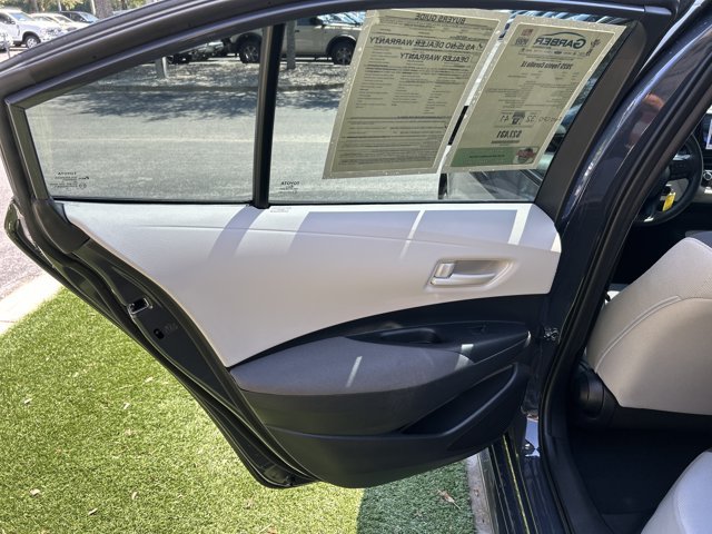 Used 2025 Toyota Corolla LE FWD image 13