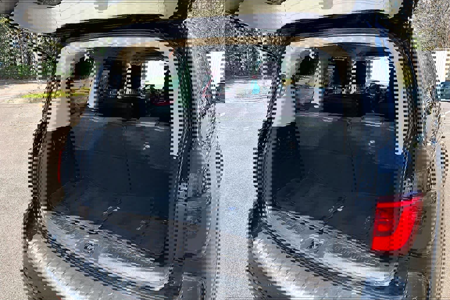 Used 2023 INFINITI QX80 Luxe w/ Cargo Package image 33