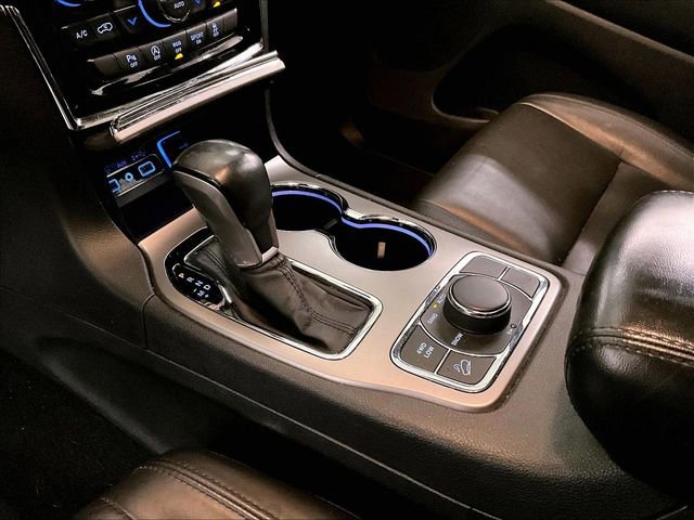 Used 2020 Jeep Grand Cherokee Limited AWD/4WD image 16