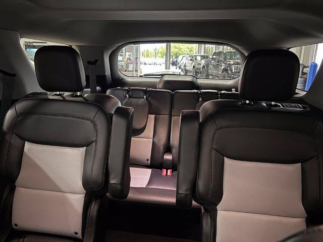 Certified 2024 Ford Explorer XLT w/ Equipment Group 202A AWD/4WD image 24