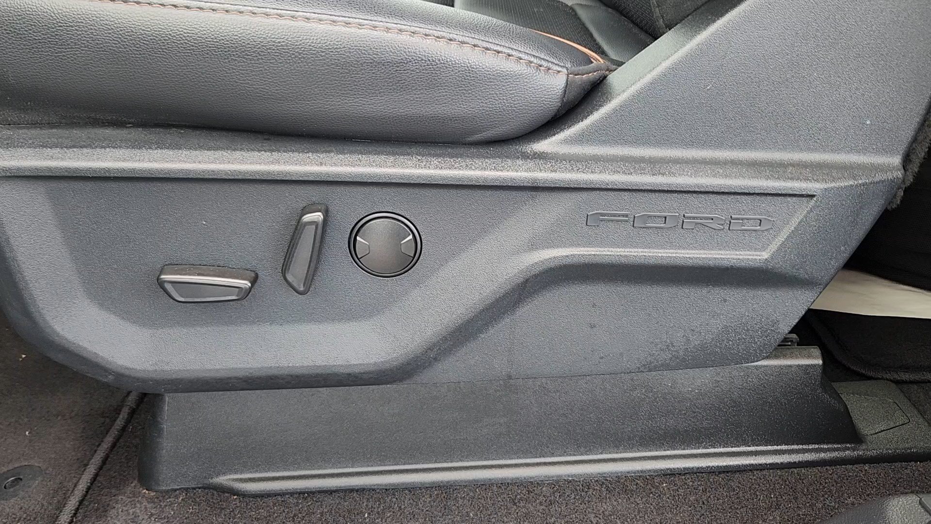 Certified 2025 Ford F150 Lariat AWD/4WD image 9