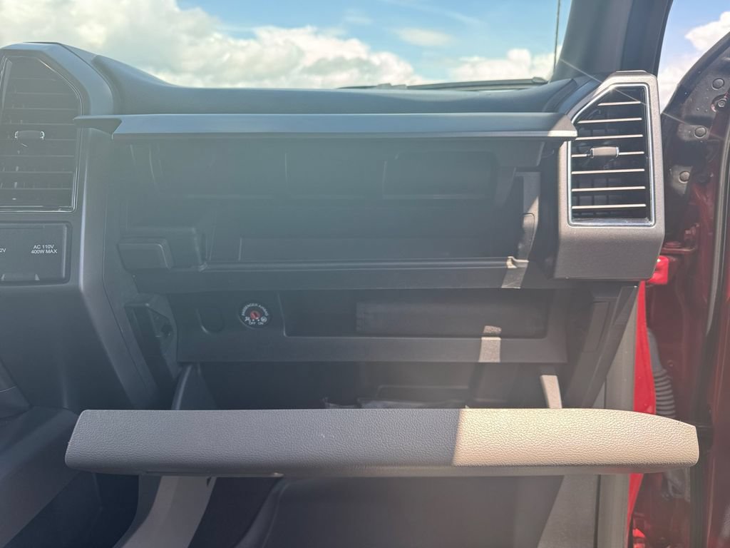 Certified 2019 Ford F250 XLT w/ XLT Premium Package AWD/4WD image 17