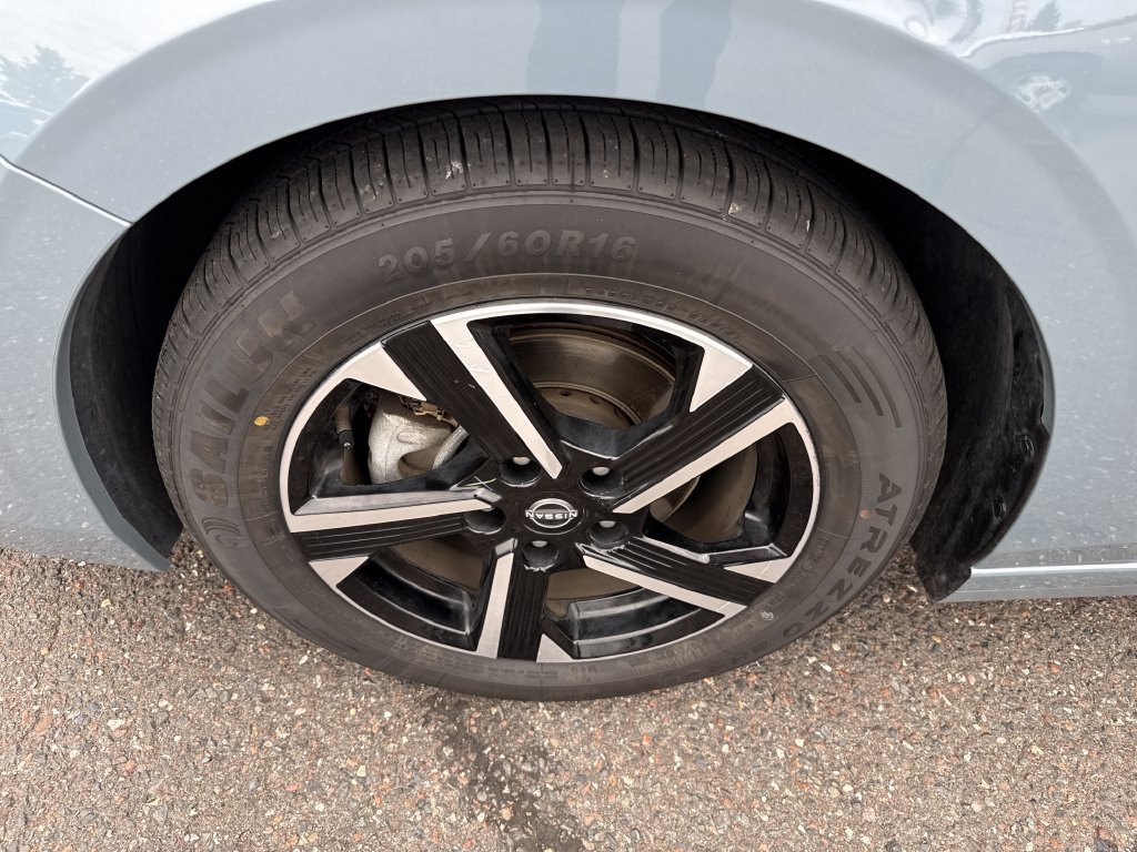 Used 2025 Nissan Sentra SV FWD image 10