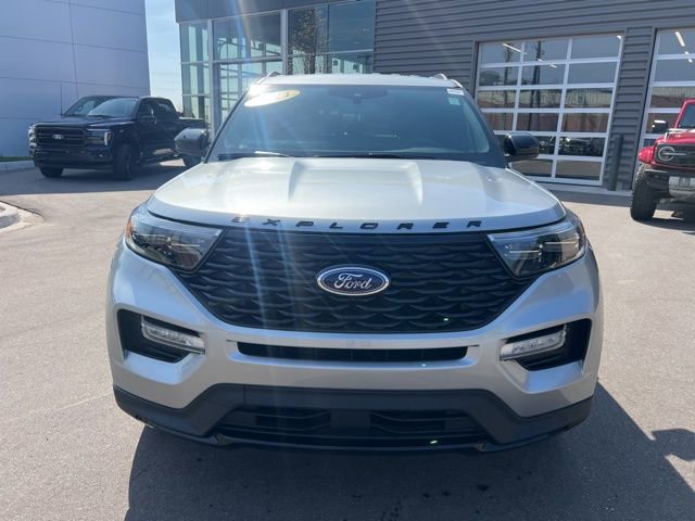 Certified 2024 Ford Explorer ST-Line w/ Class IV Trailer Tow Package AWD/4WD image 2