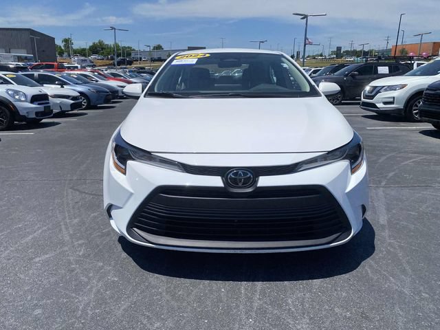 Used 2024 Toyota Corolla LE FWD image 2