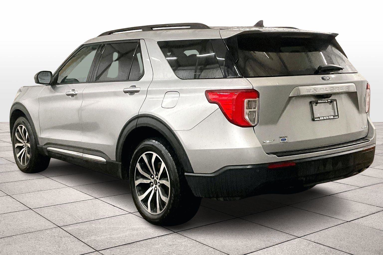 Certified 2021 Ford Explorer XLT image 4