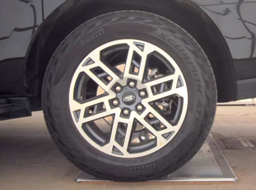 Certified 2025 Ford Expedition Max Active image 12