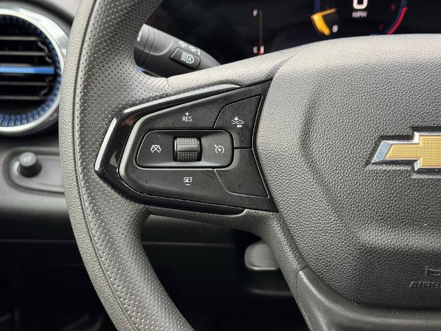 Used 2025 Chevrolet Trax LT FWD image 20
