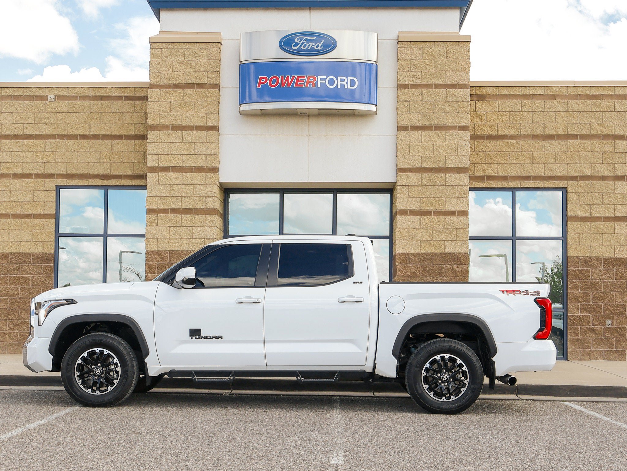 Used 2025 Toyota Tundra SR5 w/ TRD Off-Road Premium Package AWD/4WD image 9