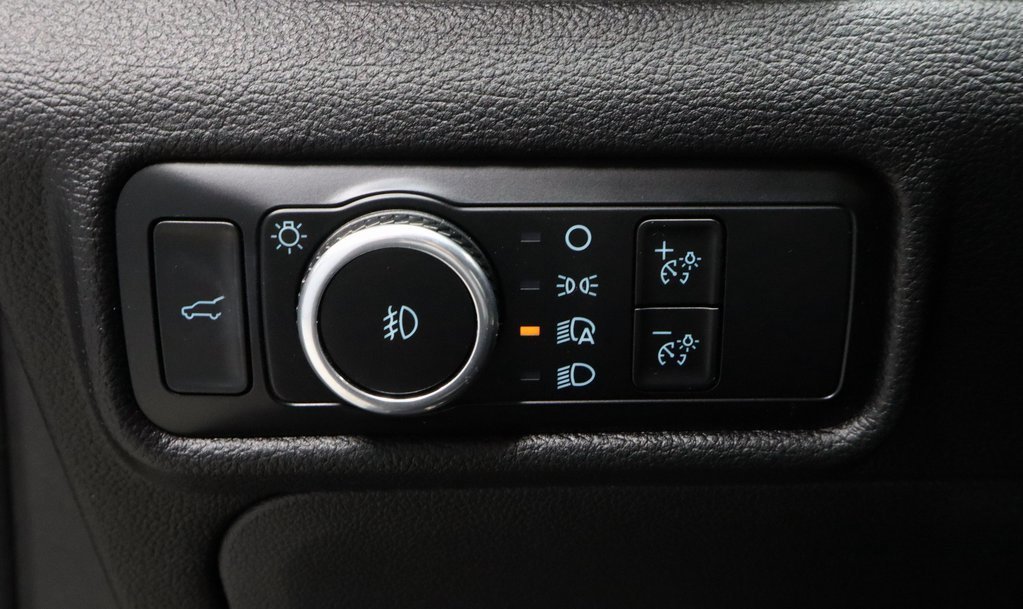 Certified 2023 Ford Explorer XLT w/ Equipment Group 202A image 27