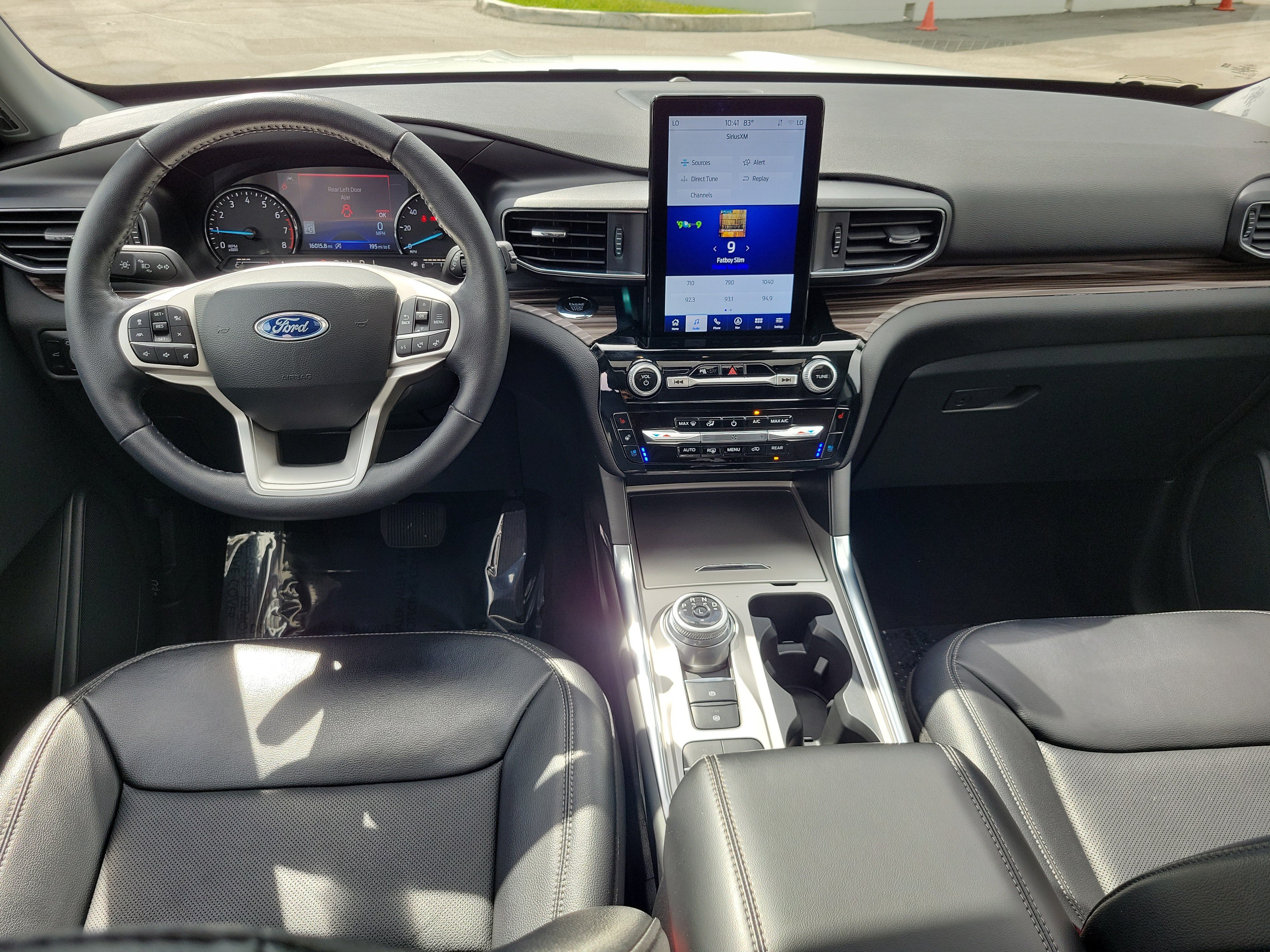 Certified 2023 Ford Explorer Limited w/ Limited Technology Package RWD image 18