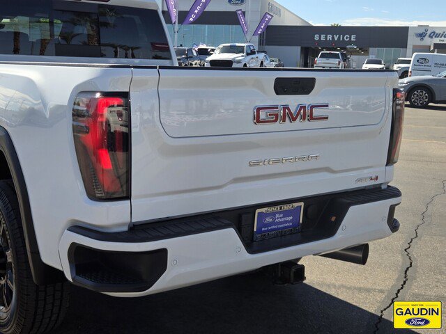 Used 2025 GMC Sierra 2500 AT4 w/ Technology Package AWD/4WD image 6