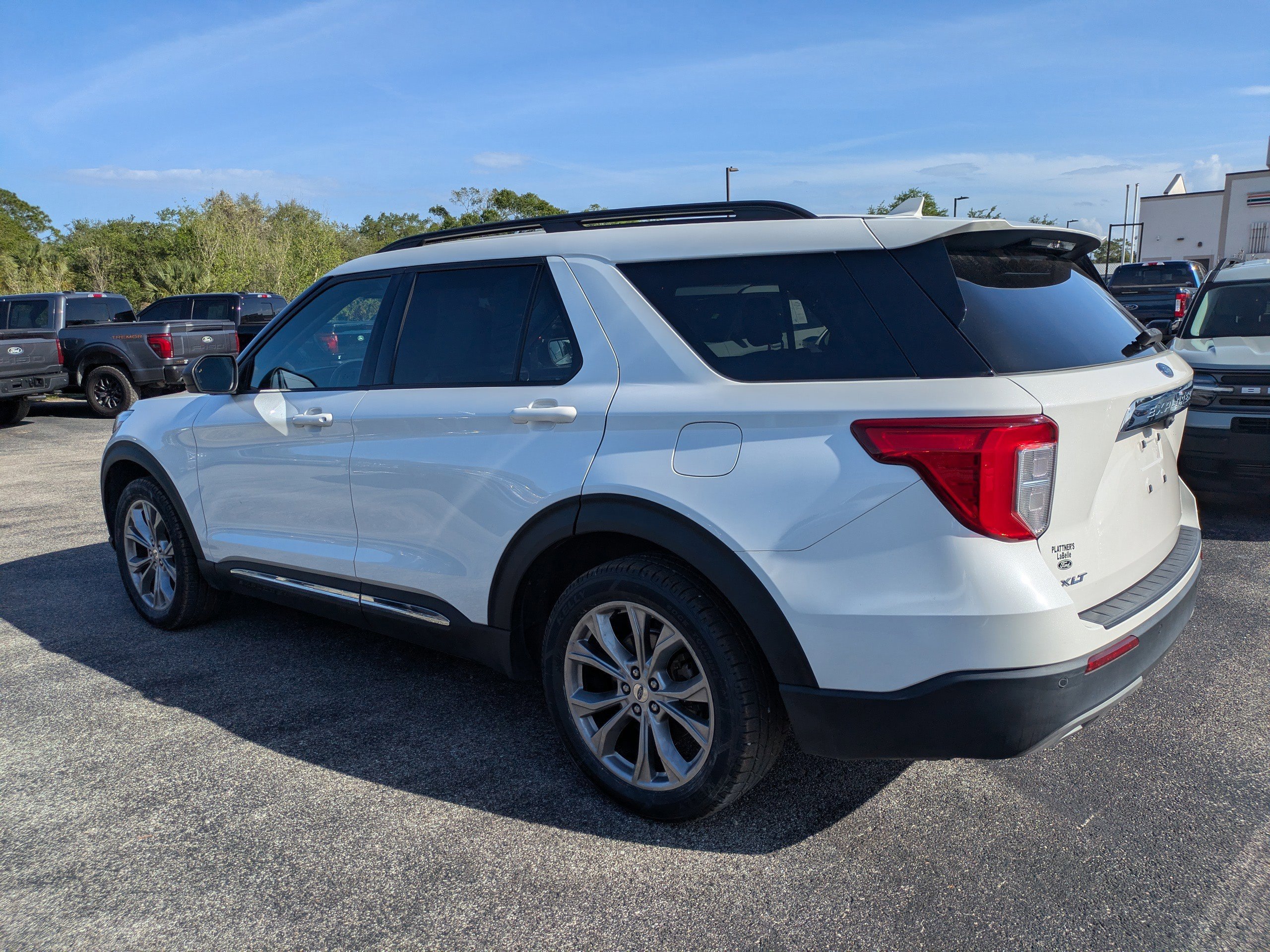 Certified 2022 Ford Explorer XLT w/ Equipment Group 202A RWD image 2