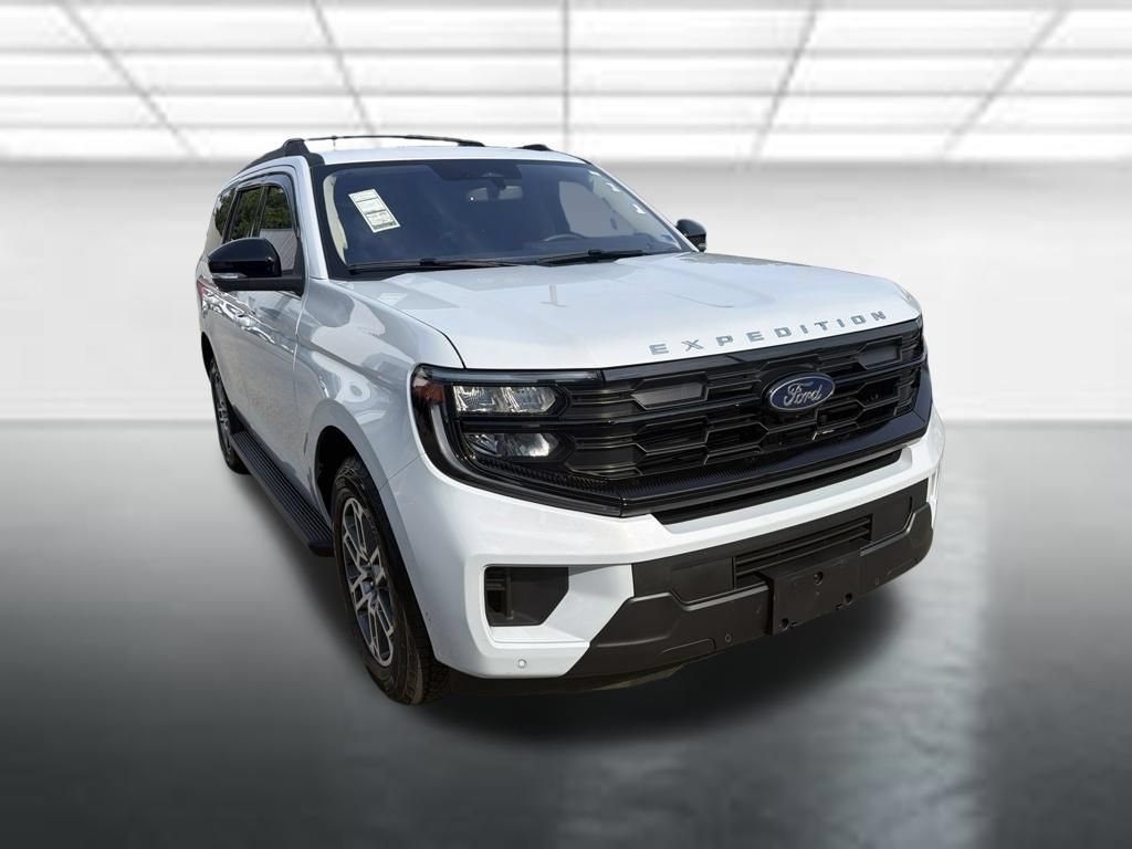 Certified 2025 Ford Expedition Active AWD/4WD image 10