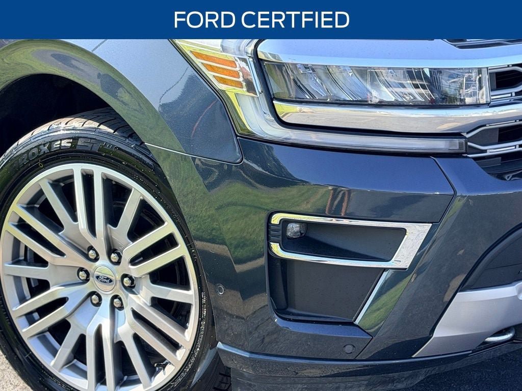 Certified 2022 Ford Expedition Platinum AWD/4WD image 3