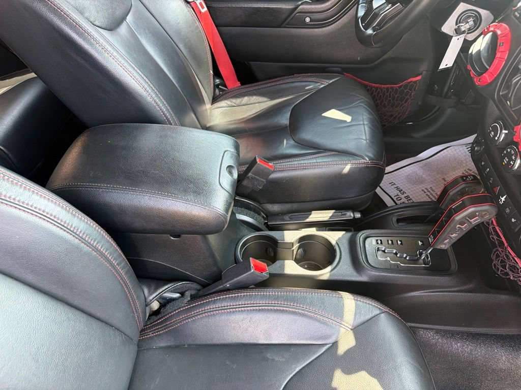 Used 2018 Jeep Wrangler Unlimited Rubicon AWD/4WD image 39