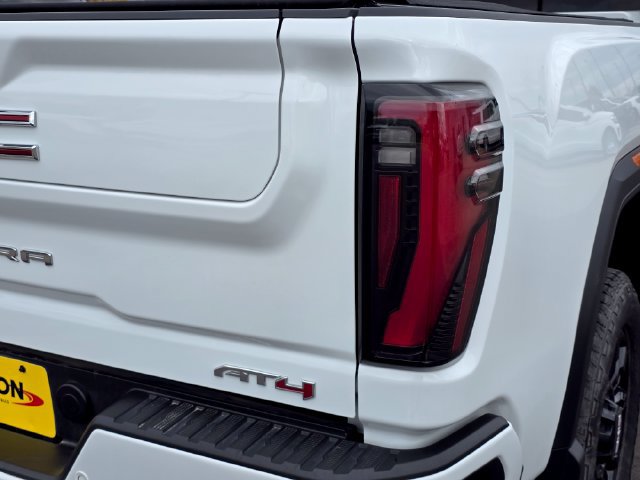 Used 2024 GMC Sierra 2500 AT4 w/ AT4 Premium Plus Package AWD/4WD image 11
