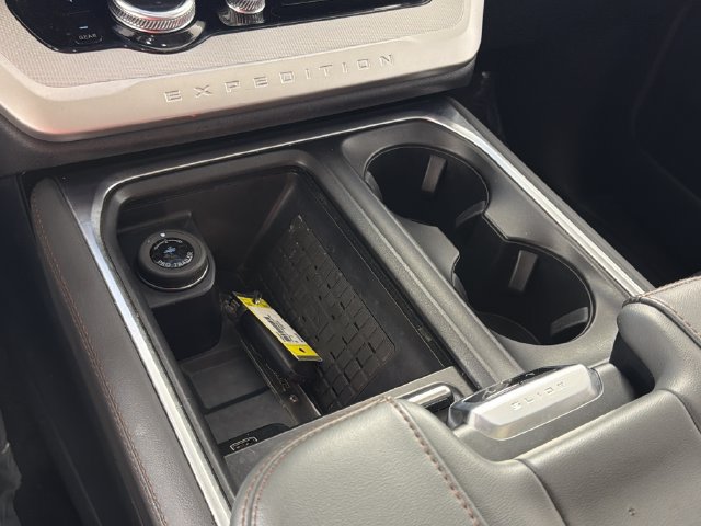 Certified 2025 Ford Expedition Active RWD image 5