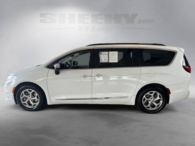 Used 2023 Chrysler Pacifica Limited FWD image 15