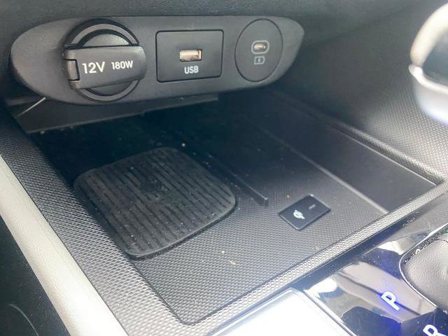 Used 2025 Hyundai Elantra Limited w/ Cargo Package image 22