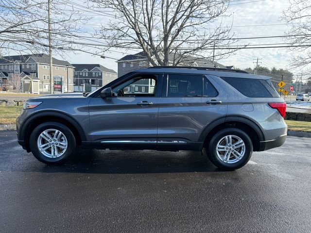 Certified 2022 Ford Explorer XLT w/ Equipment Group 202A image 2