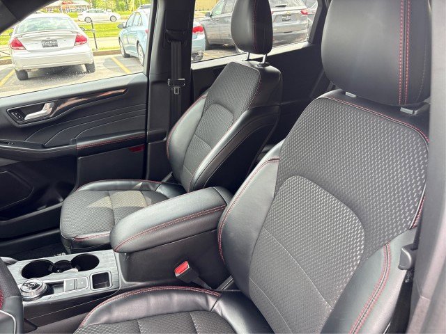 Certified 2023 Ford Escape ST-Line Elite AWD/4WD image 9