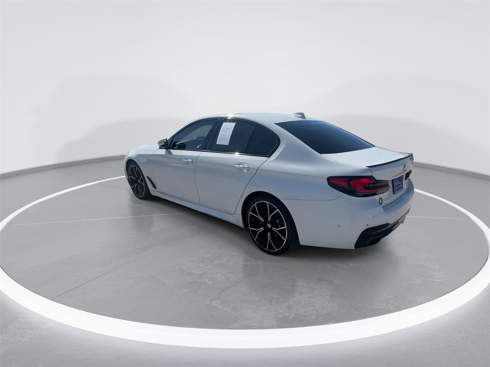 Used 2021 BMW 530i w/ M Sport Package image 6