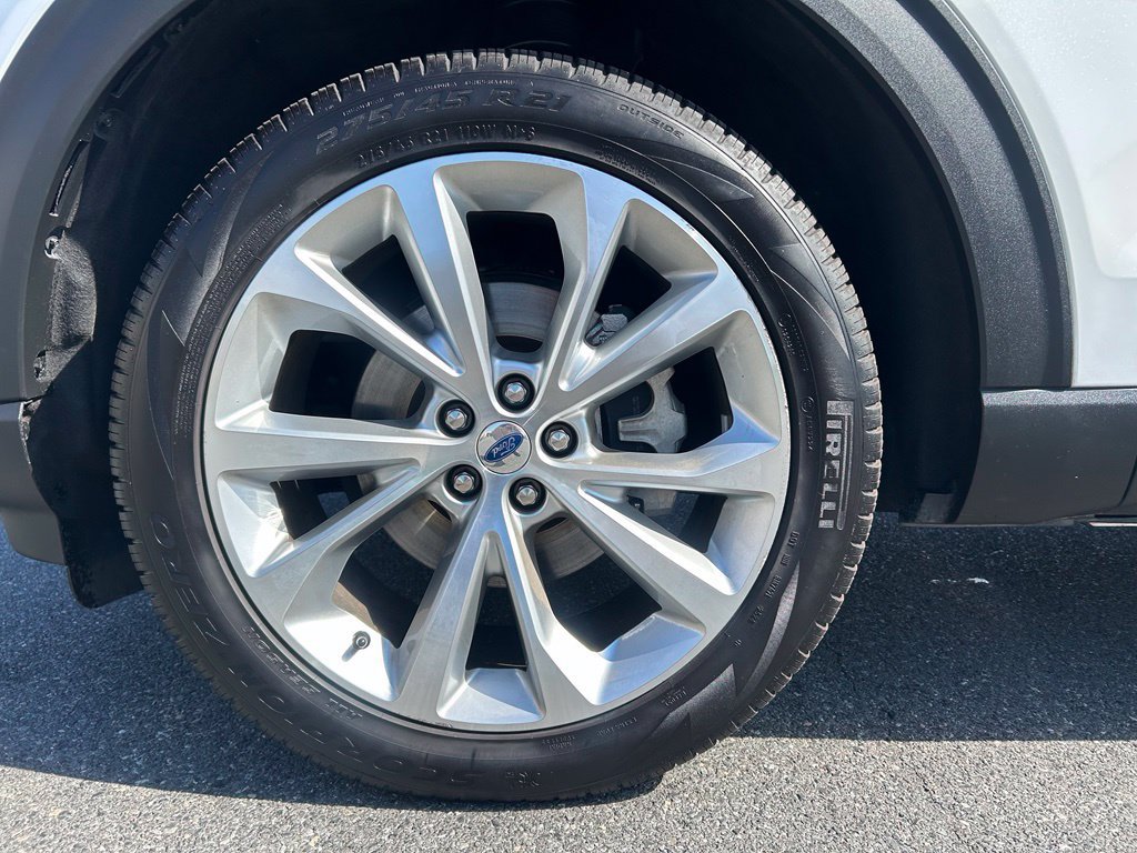 Certified 2022 Ford Explorer Platinum w/ Equipment Group 601A AWD/4WD image 13