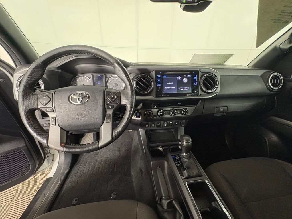Used 2018 Toyota Tacoma TRD Off-Road w/ Technology Package AWD/4WD image 7