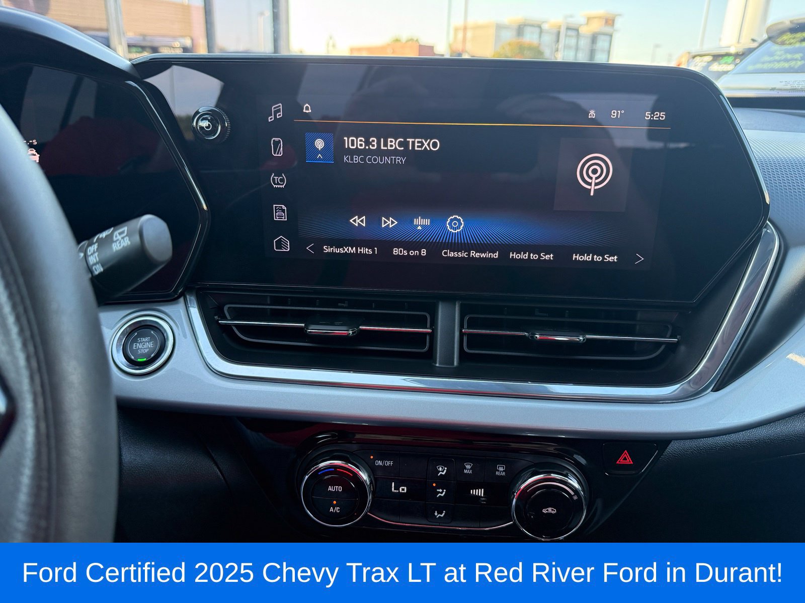 Used 2025 Chevrolet Trax LT FWD image 15