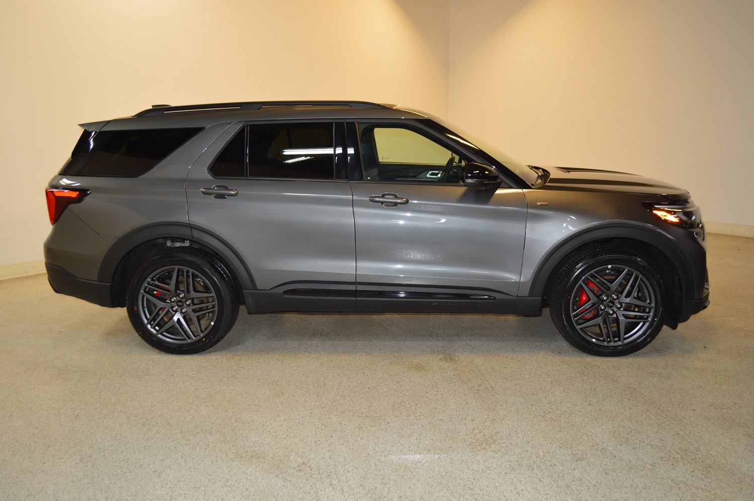 Certified 2025 Ford Explorer ST-Line w/ ST-Line Street Pack AWD/4WD image 2
