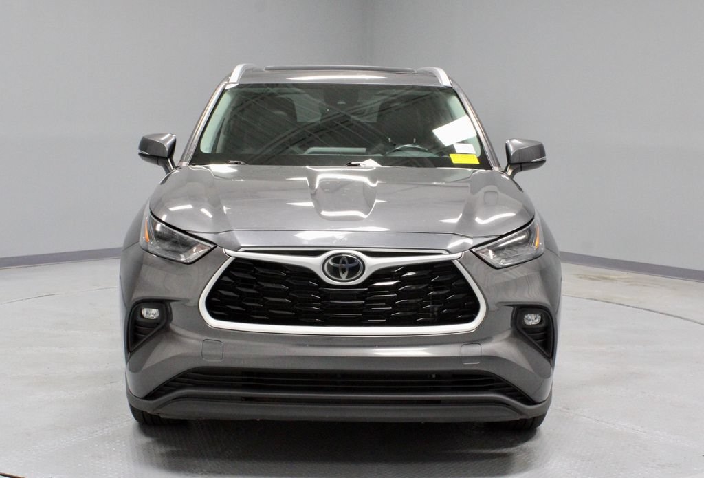 Used 2023 Toyota Highlander AWD image 5