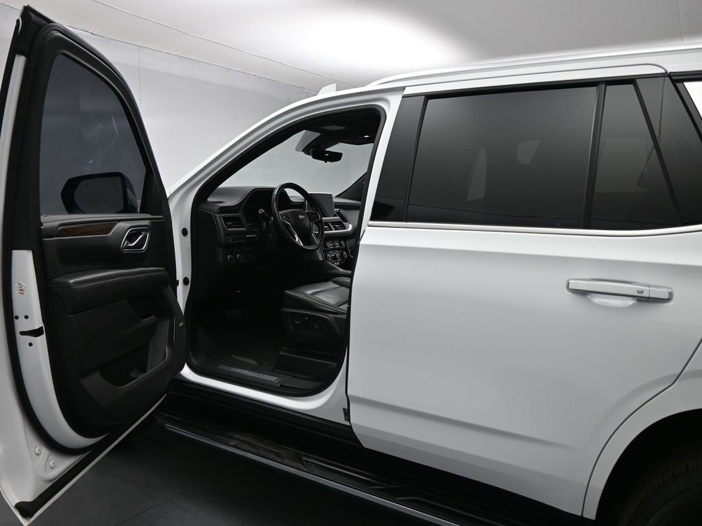 Used 2021 Chevrolet Tahoe Premier w/ Premium Package image 9