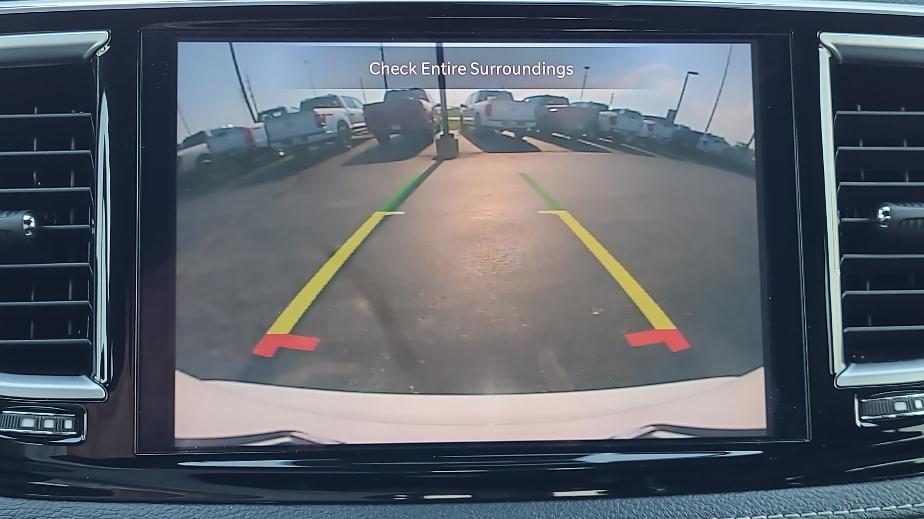 Used 2025 Chrysler Pacifica Limited FWD image 20