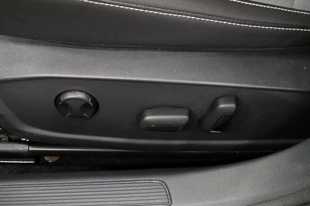 Used 2025 Volkswagen Jetta SE image 25